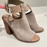 Marc Fisher Milvashi slingback suede sandals, 4.5” chunky heel, beige,sz 8.5 Photo 4