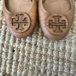 Tory Burch Reva Tumbled Royal Tan Logo Ballet Flats Size 9.5 Photo 6