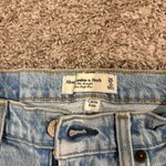 Abercrombie & Fitch Abercrombie High-Rise Jeans 90s Straight Photo 2