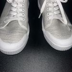 Spring Court Gray Silver Printed Linen G2 Low Photo 5