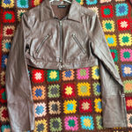 Pretty Little Thing  Photo 0