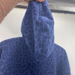 Nike blue animal print cropped boxy oversized sweatshirt hoodie sz S Photo 8