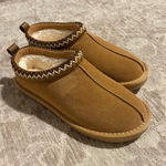 Amazon Slippers Yellow Size 8 Photo 0