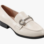 Unisa Women’s Bling Ornament Elegant Cream Loafer Shoes Size 8 M Photo 0