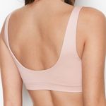 Victoria's Secret
Seamless Scoop Lounge Bra Photo 1