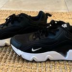 Nike  RYZ 365 size 9.5 Photo 2