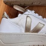 VEJA  Gold Sneakers Photo 3