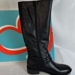 Baretraps  Black Heeled Boots with Knee-High‎ Design and Classic Style​ Photo 4