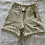 Fear of god Essentials  Shorts – Light Oatmeal L Photo 0