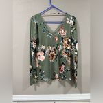 Buckle Daytrip Floral Lace Trim Top Photo 4