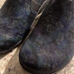 TheraFit Womens Floral Leather Slip Resistant Annie Slip Photo 2