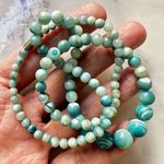 Blue dyed mother of pearl beaded necklace Photo 6