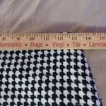 Loft  Petites Houndstooth Tweed Pencil Skirt Size 0P Wool Blend Black White. Photo 4