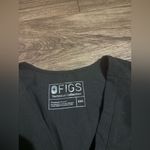 FIGS  women’s scrub top Photo 3