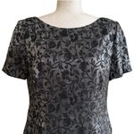 Maggy London Petite Gray Black Embellished Flowers Short Sleeve Dress Size 10P Photo 2