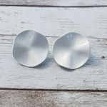 Vintage Clip On Earrings Photo 3