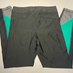 Under Armour  Women Compression Pants  
Mint Green, Gray, Black)  
Size: Small Photo 2