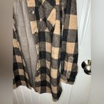 BeachLunchLounge  Black and Tan Tyler Flannel Tunic Shirt Photo 7