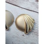 Vintage Clip On Earrings Photo 3