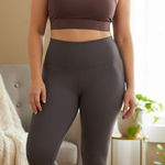 PINK - Victoria's Secret Women's  Ultimate Sports Bra M Brown Photo 0