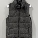 Old Navy Gray Puffer Vest Size Medium EUC Photo 0