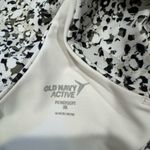 Old Navy Active  Patterned workout cropped tank Removable padding Photo 2