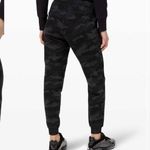 Lululemon  Scuba High-Rise Jogger *Fleece Incognito Camo Multi Gray Size 4 Photo 5