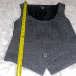 Apt. 9 Y2K woman’s vest  gray blue plaid cropped vest top woman’s size 8 EUC Med Photo 4