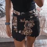 Boutique Black Floral Skort  Photo 0