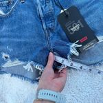 Levi's NWT Levi’s 501 Premium Cut-Off Shorts Women's 26 Denim Distressed Original Fit Photo 5