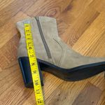 BP Surina Lea Women’s 10M Leather Suede Tan Chunky Block Heal Ankle Bootie Boots Photo 3