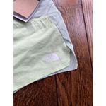 The North Face Summer Light 2.5" Shorts Astro Lime Mist Women’s Large NWT Photo 1