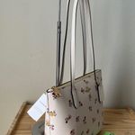 Coach Tote Photo 5