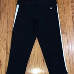 Lululemon  athletica black and white capri leggings‎ Photo 0