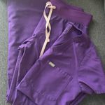 FIGS  Set Scrubs Photo 0