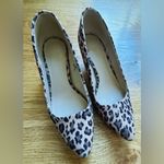 Leopard Print Women's Heels 👠 size 8 Brown Photo 5