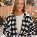 Lulus Misty Days Plaid Shacket Jacket in Black and White Size Large Photo 6
