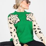 Snow Leopard Green long sleeve Sweater Trendy Crewneck Sweater women size S/M Photo 0