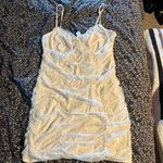 Divided  white lace dress Photo 0