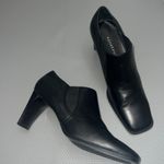 Apostrophe  9.5 Vintage Vibes Low Ankle Booties shoes Photo 0