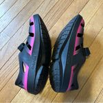 OOFOS Oocandoo Slip On Recovery Shoes Women’s 8 Black Pink Photo 6