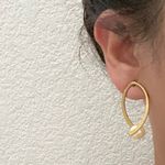 Vintage AVON Pearlesque Faux Pearl Hoop Pierced Earrings Photo 1