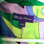 Elegant Green Trench Coat for Women Photo 7