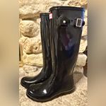 Hunter  Tall Shiny Black Waterproof Rain Boots W’s 7 Inpeccable Condition Photo 2