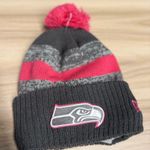 New Era On Field Seattle Seahawks Breast Cancer Awareness Pom Beanie NWOT Gray Photo 0