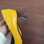 Bottega Veneta New mustard yellow intrecciato leather pumps with weave detailing Photo 5