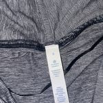 Lululemon Woman’s size 6  iconic wrap long sleeve top Photo 2