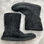UGG  Classic Short II Sheepskin Boots in Black Photo 5