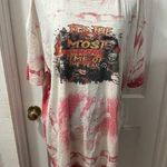 Halloween Red and White Graphic T Photo 0