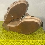 Gianni Bini Beige Patent Leather Cork Wedge Platform Heels Women's Size 8.5 Photo 6